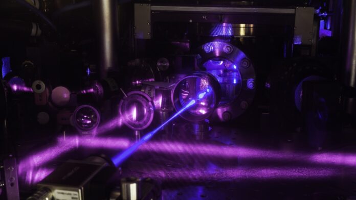 jila's 3d quantum gas atomic clock