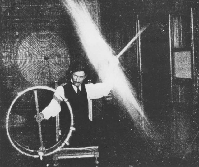 In 1899 Tesla can be seen experimenting with electric currents of High Voltage and High Frequency.