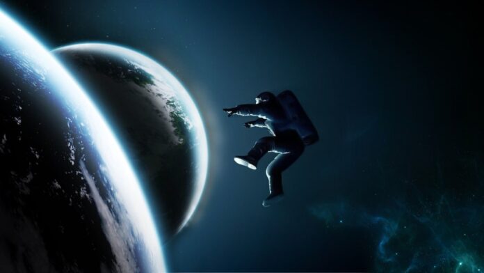शून्य गुरुत्वाकर्षण के कारण अंतरिक्ष में मुक्त रूप से गिरने वाले एक अंतरिक्ष यात्री का कलात्मक चित्रण।